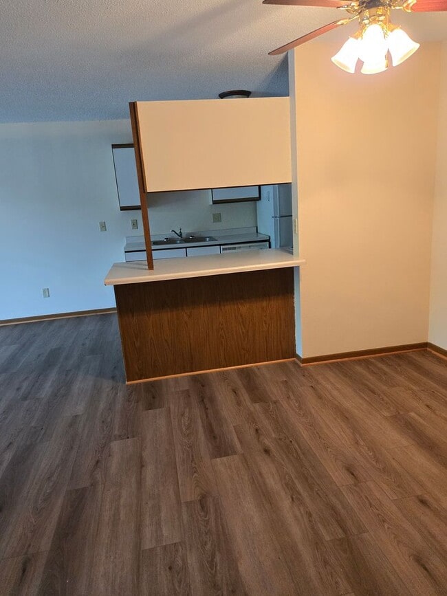 Building Photo - Evergreen Square Apartments