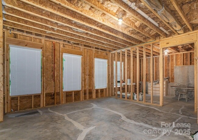 Building Photo - 118 Tomahawk Drive