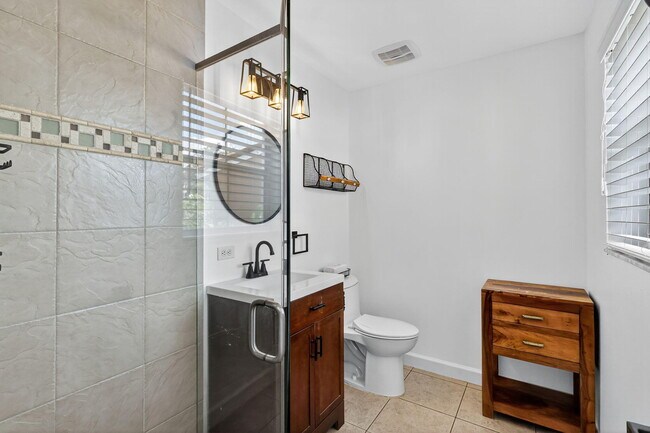 Building Photo - 8225 Pelican Harbour Dr