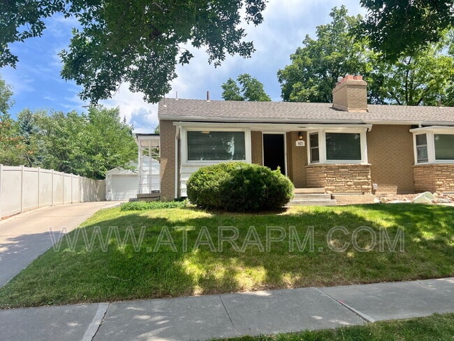 Primary Photo - 871 Foothill Dr