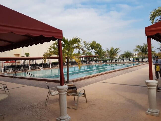 Building Photo - 326 Preston H