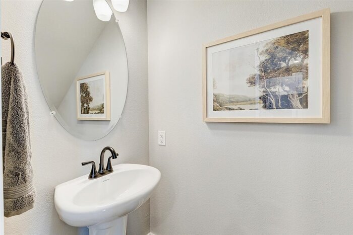 Building Photo - 3901 Constantine Dr