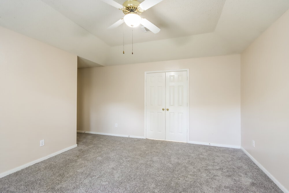 Building Photo - 7131 Maple Walk Dr