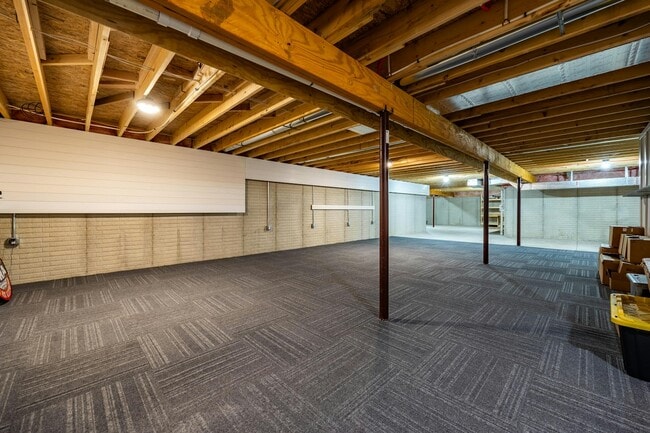 Building Photo - 37 Briarcrest Dr