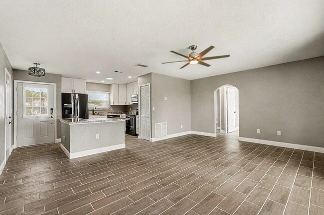 Building Photo - Newgate Street Northwest