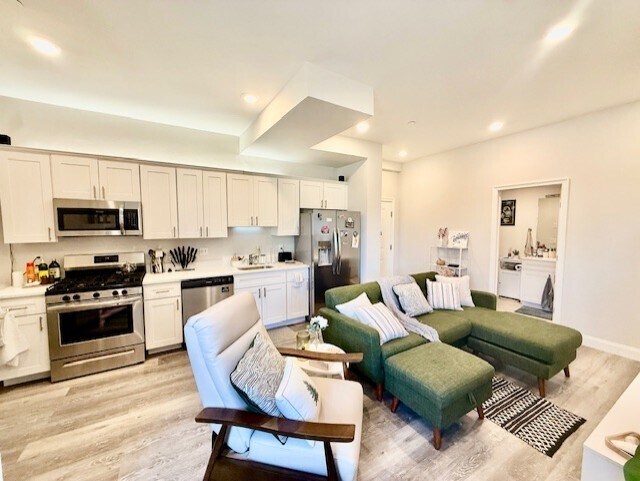 Building Photo - 5 Fremont St