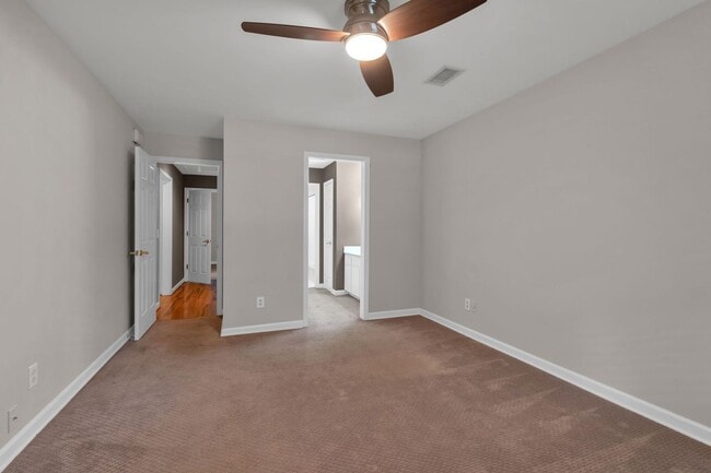 Building Photo - **A RARE FIND - GREEN HILLS CONDO WITH QUI...