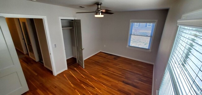 Building Photo - Immaculate renovated Mid Century with all ...