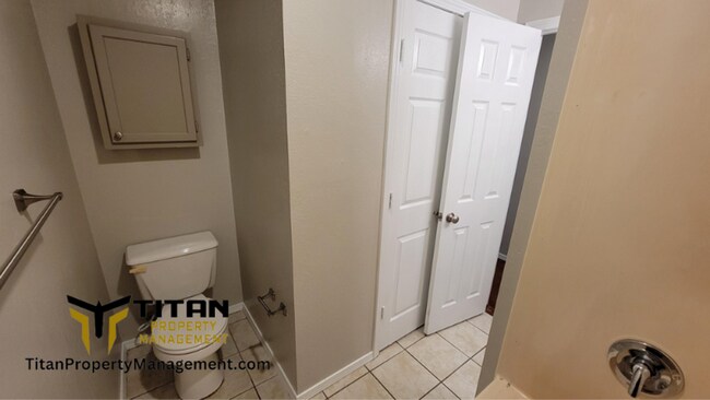 Building Photo - 2 bed/2 bath Apartment