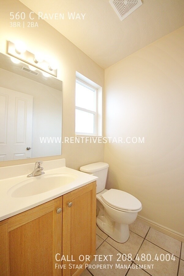 Building Photo - 560 Raven Way