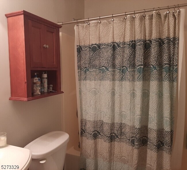 Building Photo - 67 Village Dr