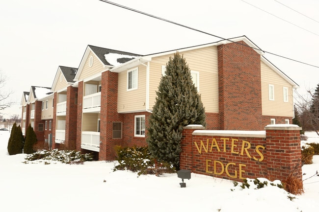 Building Photo - Waters Edge