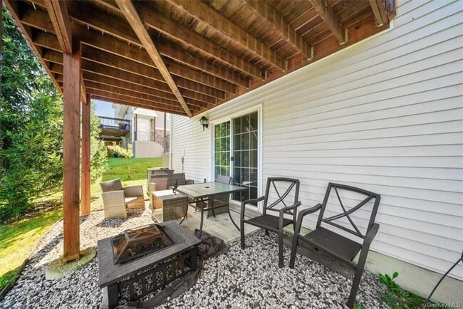 Building Photo - 10 Silas Seaman St