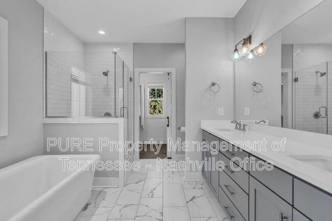 Building Photo - 1404 10th Ave N