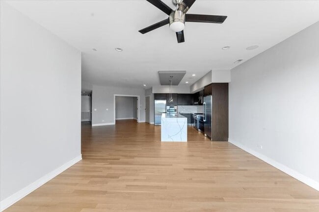 Building Photo - 4 bedroom in Chicago IL Chicago