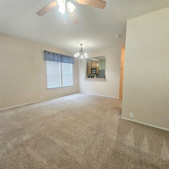 Building Photo - 10741 Traymore Dr