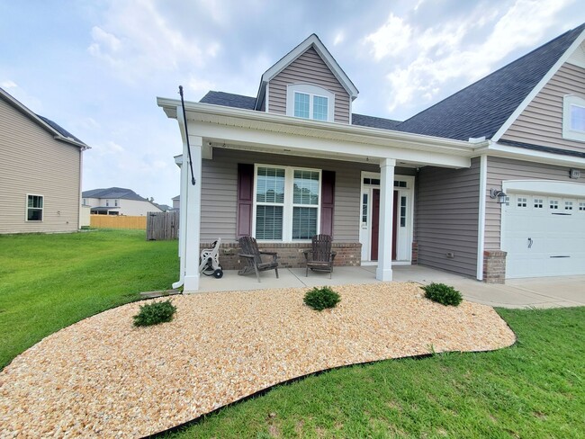 Building Photo - Gorgeous Home In Turnberry Subdivision