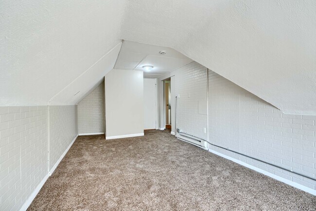 Building Photo - 5510 Edna Ave