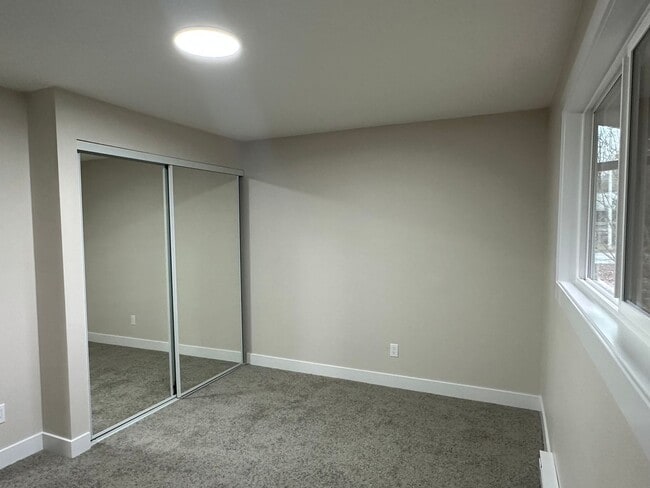 Building Photo - Spacious three-bedroom home available for rent!