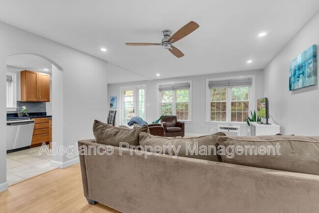 Building Photo - 1618 Fitzgerald Ln