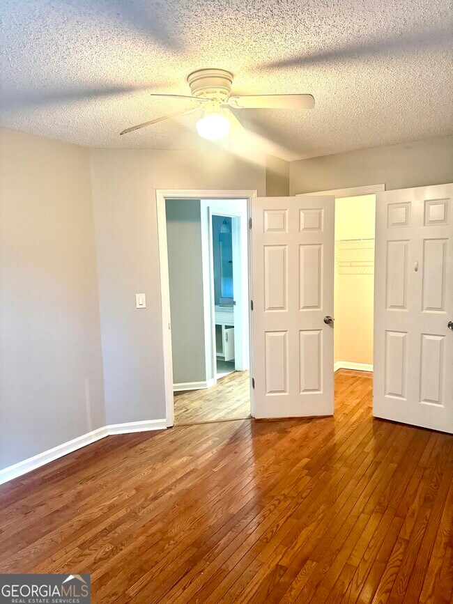 Building Photo - 4288 Trotters Ln NE