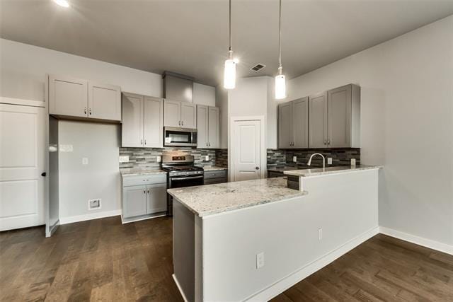 Building Photo - 5827 Rivendell Dr