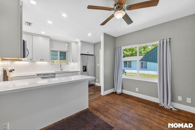 Building Photo - Charming Oakland Park 2BR House - Rent Includes Internet & Water