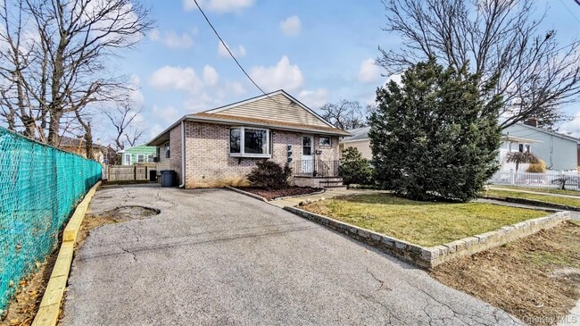 Building Photo - 19 7th St