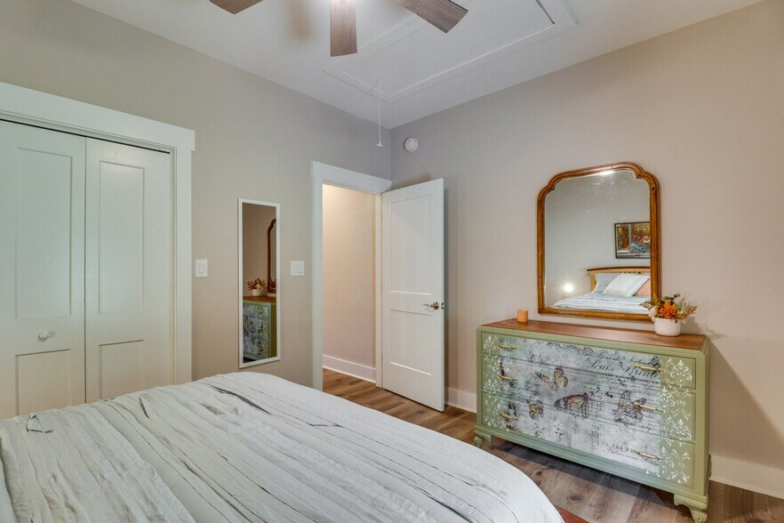 Building Photo - 5034 Burnley Rd