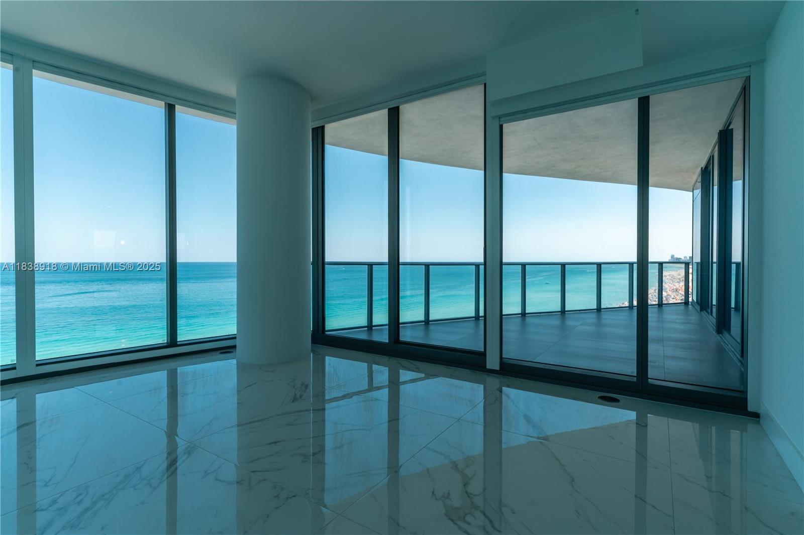 Building Photo - 15701 Collins Ave