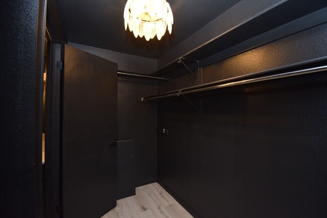 Building Photo - Charming 1 Bed 1 bath Condo in the Heart of Fort Union!!!