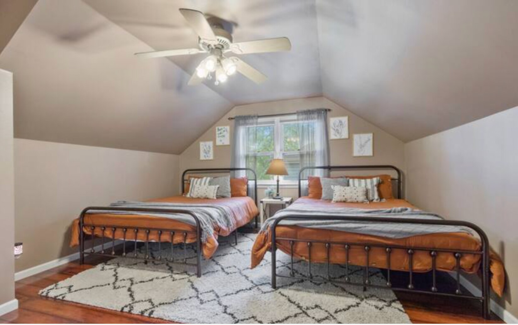 Building Photo - 1071 Kenwood St