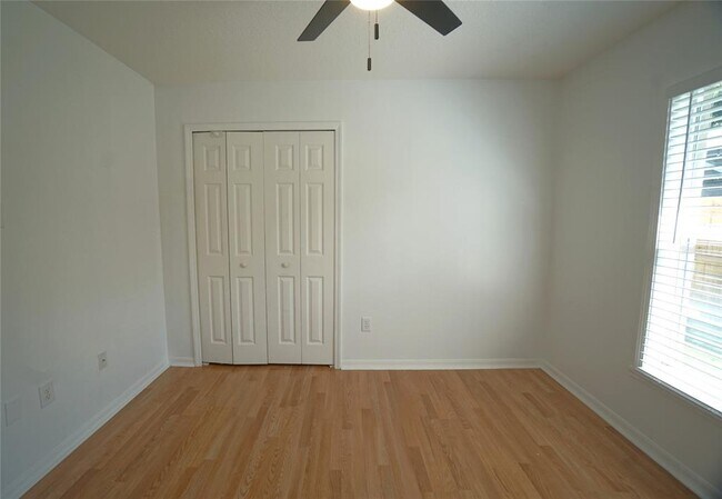 Building Photo - 9632 Greenbank Dr