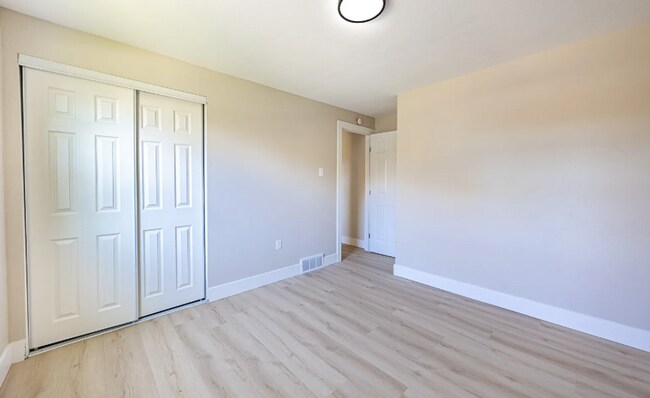 Building Photo - 476 Fielding Dr