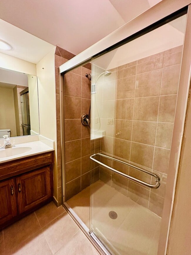 Building Photo - {13040} Spacious Cherry Creek Home + First...