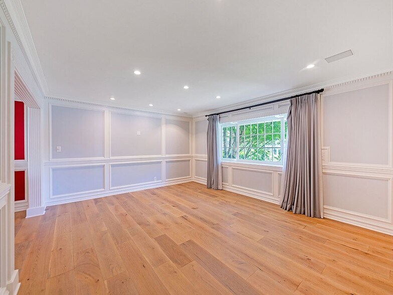 Building Photo - 5463 Katherine