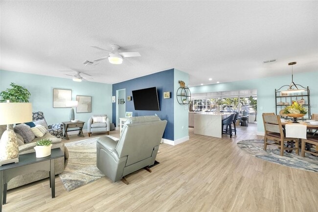 Building Photo - 1015 Spindle Palm Way