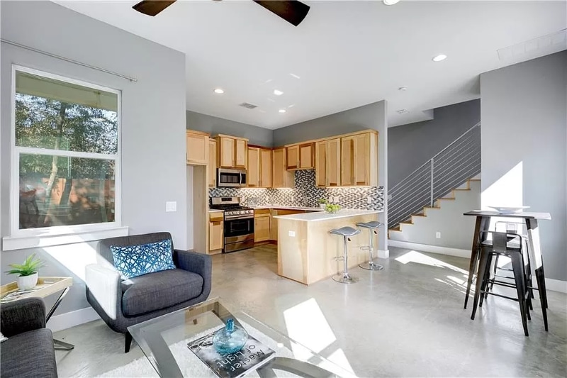 Building Photo - 800 Valdez St