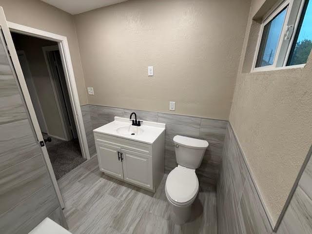 Building Photo - 2202 Cunningham St