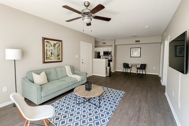 Building Photo - 6225 Saratoga Blvd