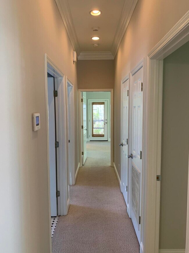 Building Photo - 4565 Woodwind Dr