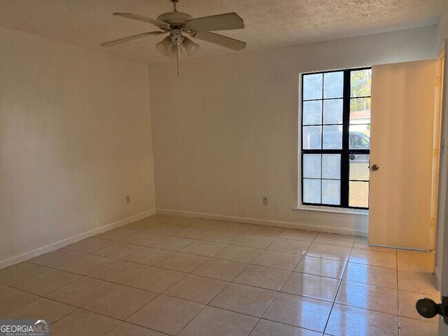 Building Photo - 10283 Richfield Ct