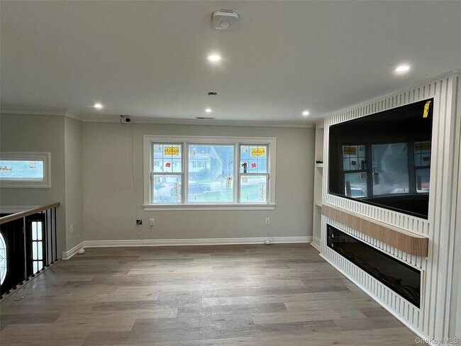 Building Photo - 4 Glen Ct