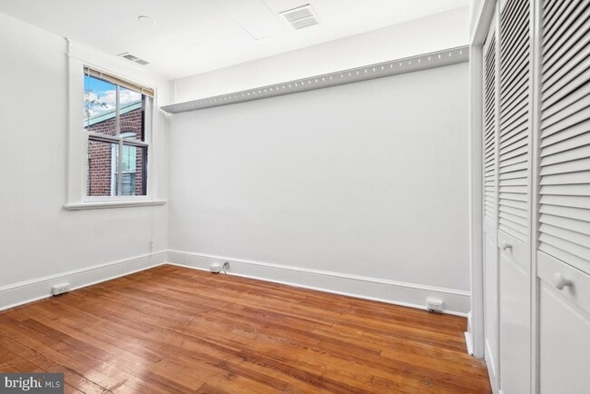 Building Photo - 1411 King St