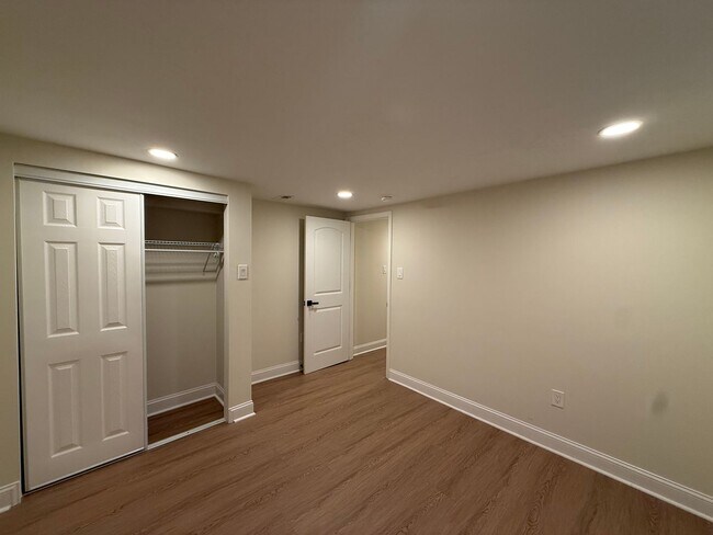 Building Photo - 1402 S 54th St