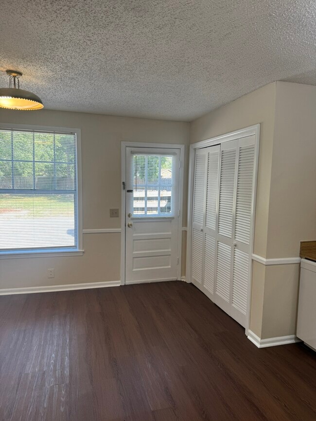 Building Photo - 7482 Harrow Dr
