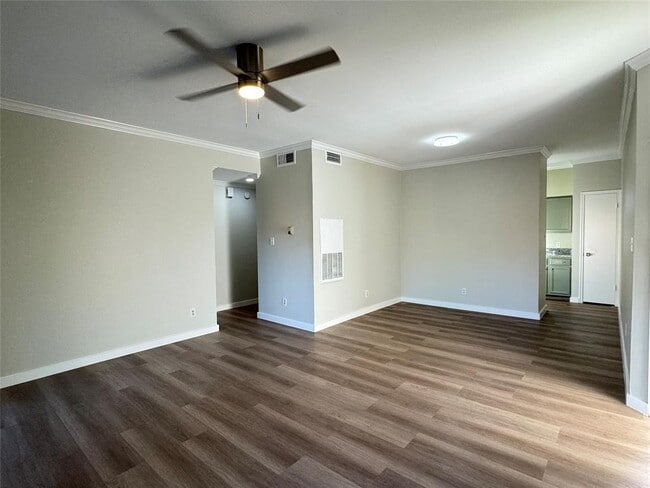 Building Photo - 6500 Harbor Town Dr