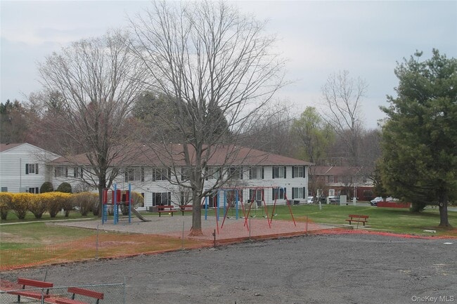 Building Photo - 276 Temple Hill Rd