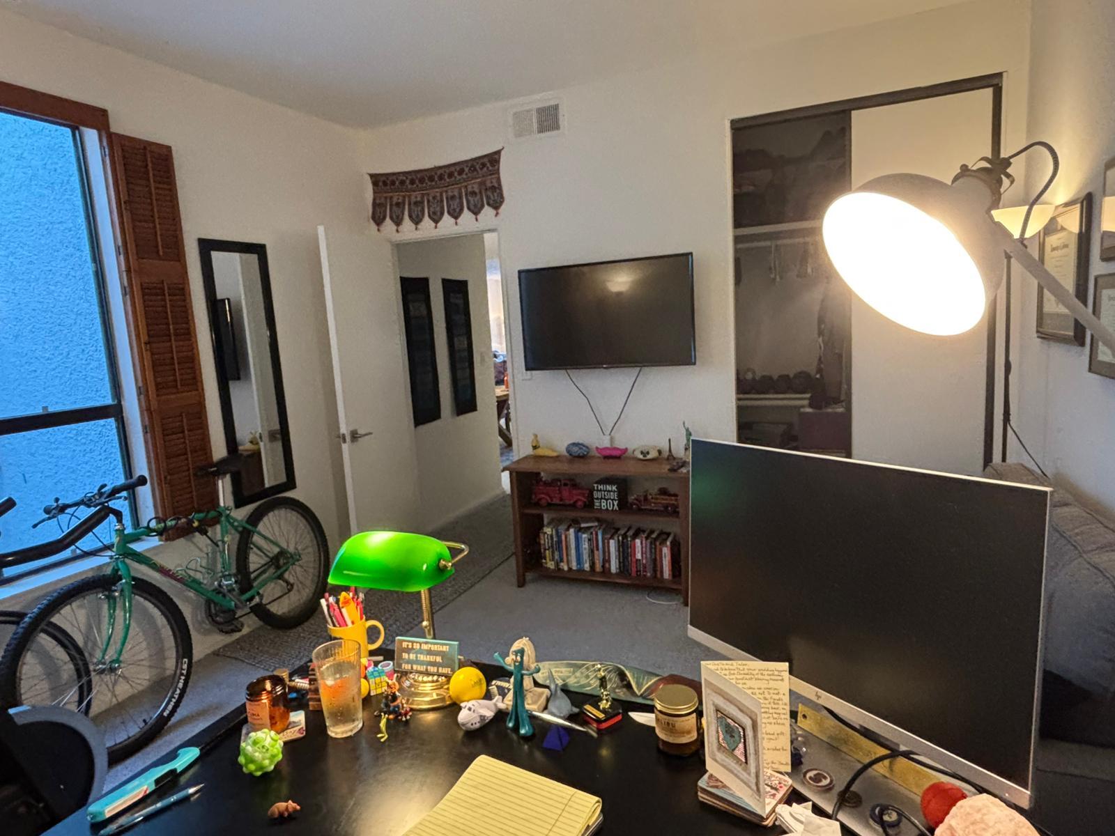 Second bedroom/office - 310 Tahiti Way