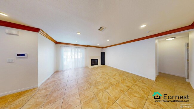 Building Photo - 4 + 3 Cozy West Hills Home with Spacious F...